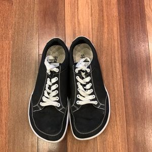 Splay Barefoot style shoe